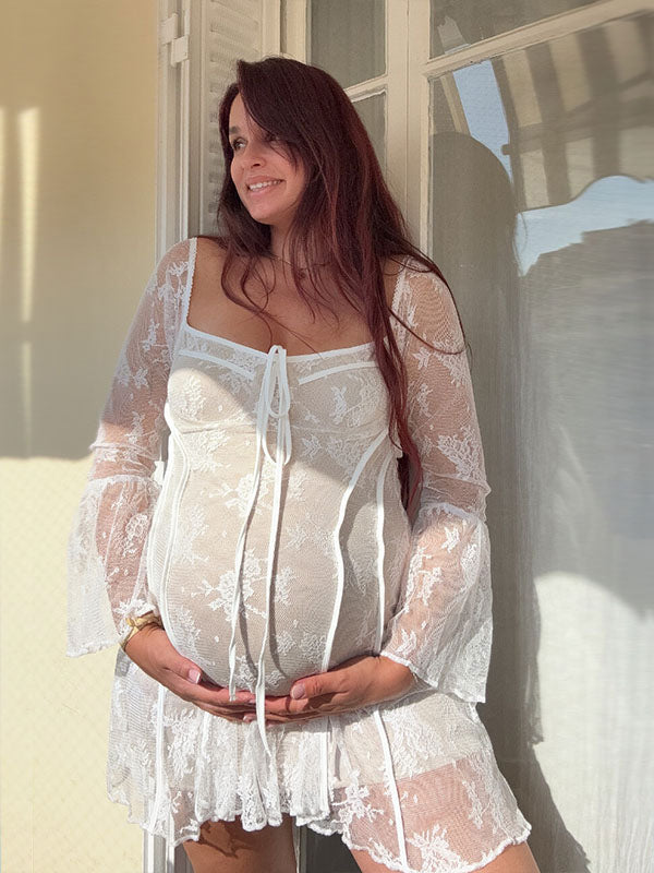Mumsmode Zwangerchaps Korte Fotoshoot Jurk Elegant Kanten Ruches Rugloos Flare Mouw Wit