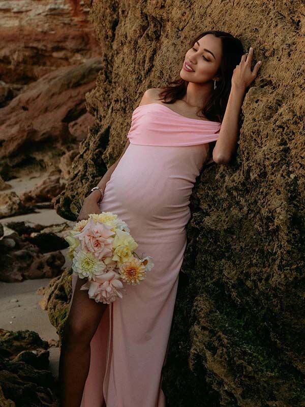 Mumsmode Zwangerschaps Maxi Cocktailjurk Zijsplit Ruches Off Shoulder Fotoshoot