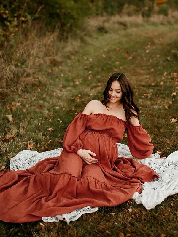 Oranje boho zwangerschaps fotojurk met off shoulder hals en vrouwelijke split.