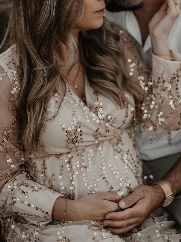 Mumsmode Elegante Maxi Zwangerschapsjurk Fotoshoot Glanzende Pailletten Franjes Doorschijnende Tule
