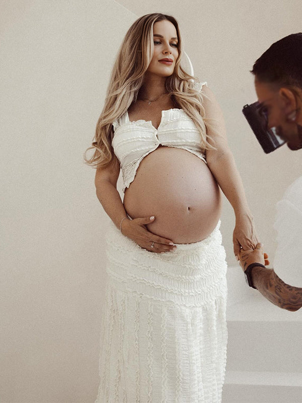 Mumsmode Witte Zwangerschaps Maxi Jruk Tweedelige Set Ruches Geplooid Gesmokt Knopen Cropped Fotoshoot