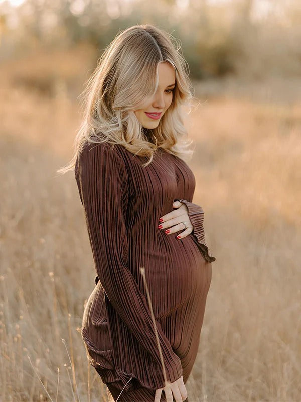 Mumsmode Zwangerchaps Midi Fotoshoot Jurken Elegant Riem Gekreukt Flare Mouw Ronde Hals Bruin