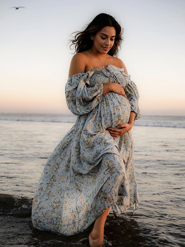 Mumsmode Zwangerchaps Midi Photoshoot Jurk Elegant Bloemenprint Ruches Driekwart Mouw Blauw