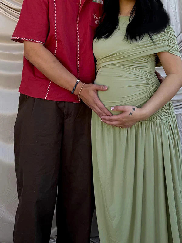 Mumsmode Zwangerschaps Maxi Jurk Babyshower Cocktail Gekreukt Onregelmatig Een Open Schouder Groen