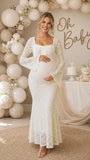 Witte kanten zwangerschaps maxi-jurk met zeemeerminsilhouet en aansluitende bodycon-pasvorm voor een babyshower.